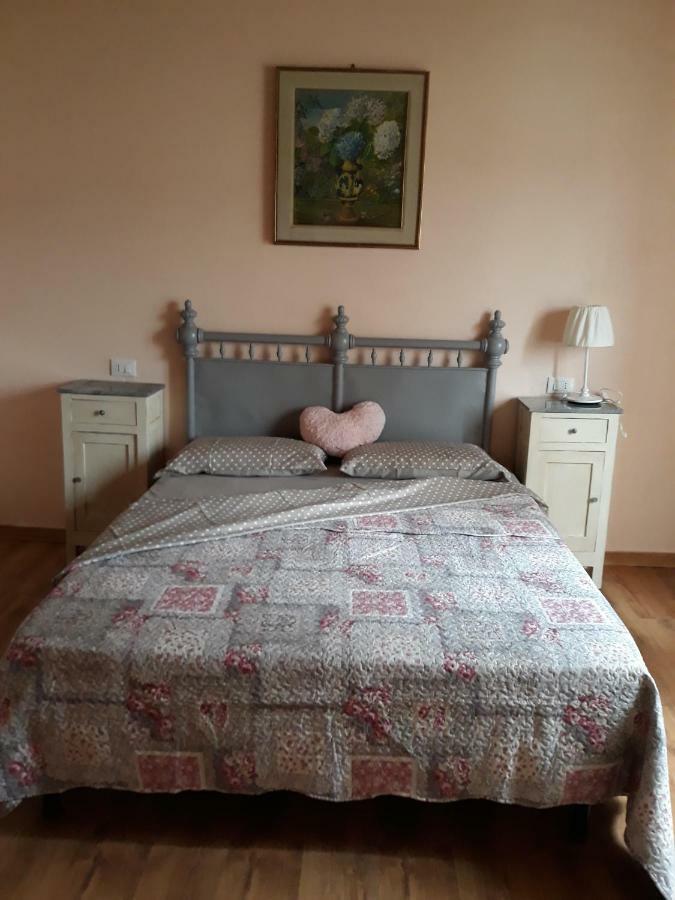 Agriturismo "Veritas" Bed & Wine Casaleggio Boiro Exteriér fotografie