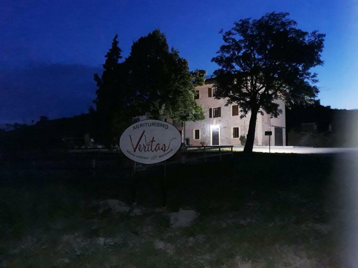 Agriturismo "Veritas" Bed & Wine Casaleggio Boiro Exteriér fotografie