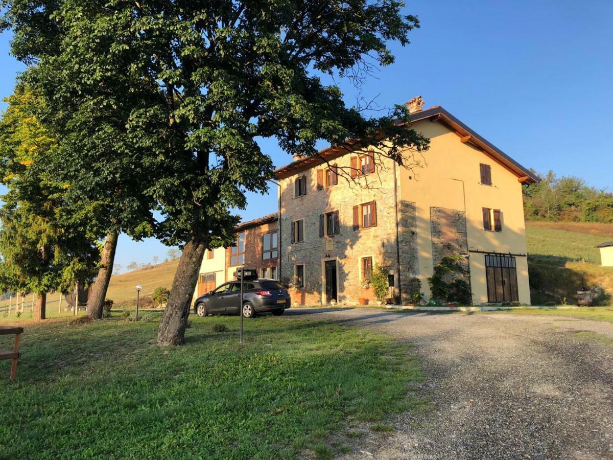 Agriturismo "Veritas" Bed & Wine Casaleggio Boiro Exteriér fotografie
